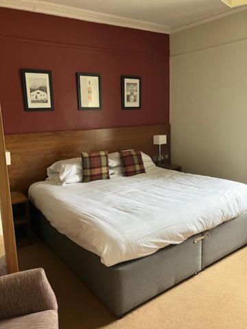 דורנוך Eagle Hotel מראה חיצוני תמונה
